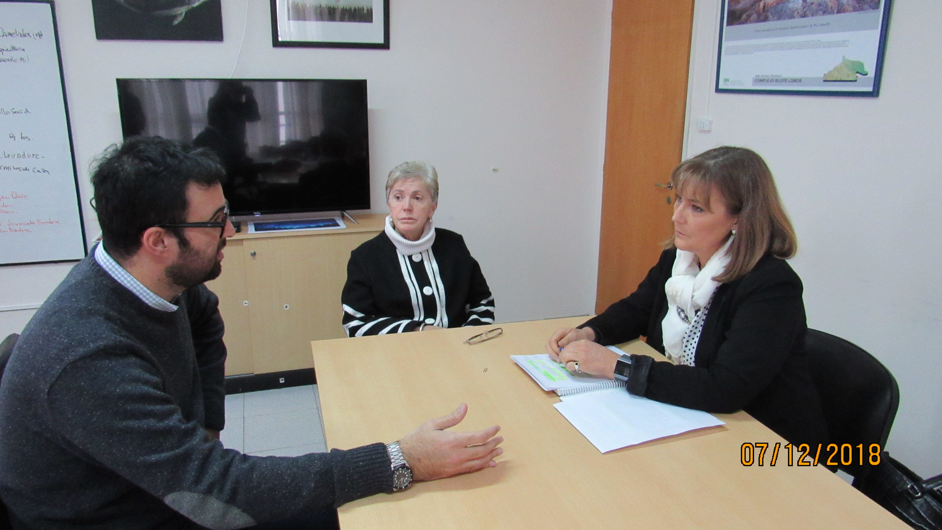 Reunión de la defensora del pueblo con la secretaria de ambiente provincial. Santagati solicitó los expedientes relacionados con ALPAT